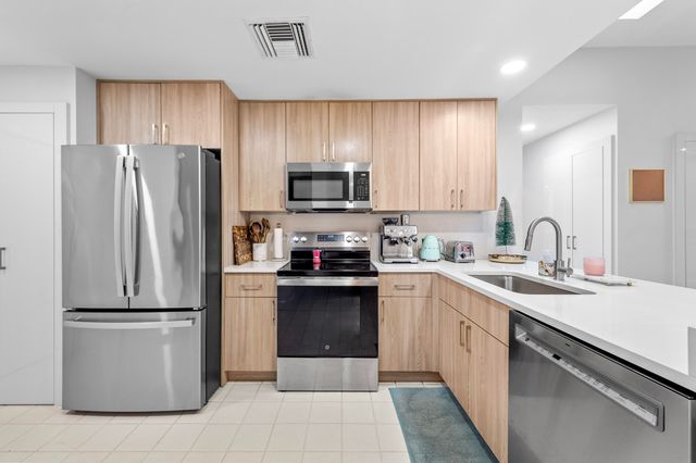 7460 La Paz Boulevard 304, Boca Raton, FL 33433