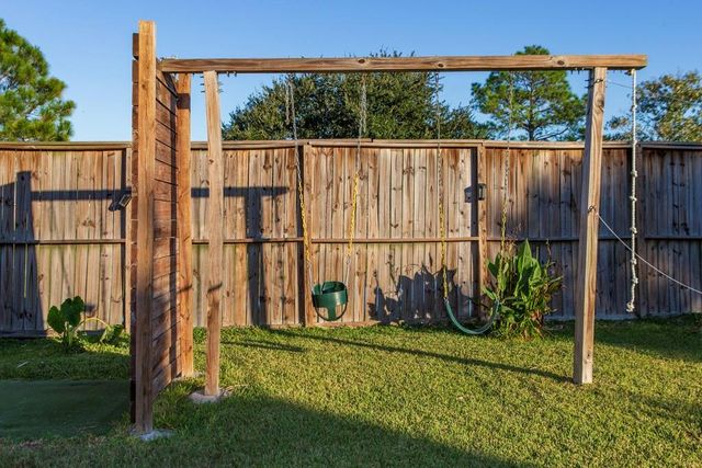 315 Glade Bridge Lane, Dickinson, TX 77539