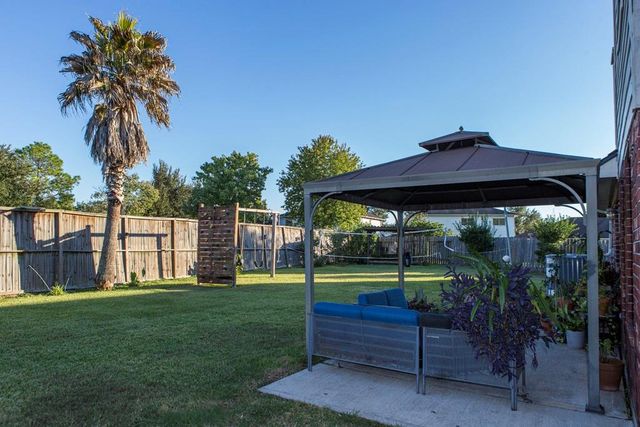 315 Glade Bridge Lane, Dickinson, TX 77539