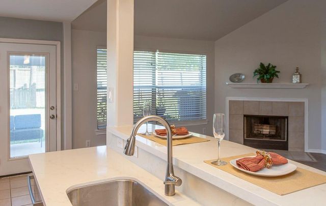 315 Glade Bridge Lane, Dickinson, TX 77539