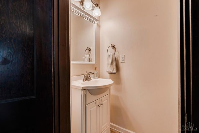 3095 Linwood Avenue, Cincinnati, OH 45208