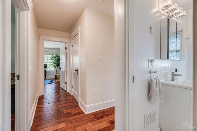 3095 Linwood Avenue, Cincinnati, OH 45208