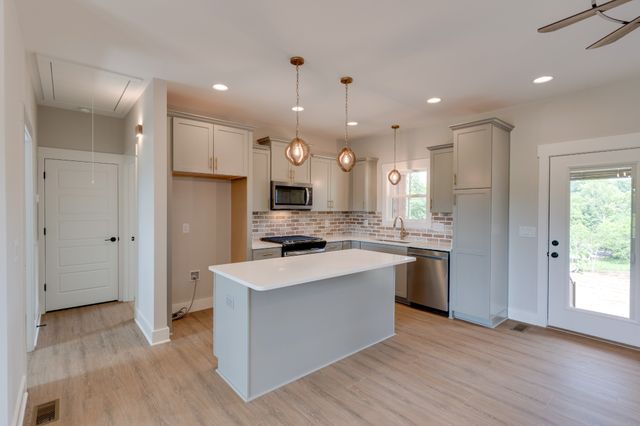 4961 Bill Baggett Rd, Cedar Hill, TN 37032