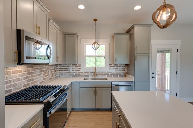 4961 Bill Baggett Rd, Cedar Hill, TN 37032