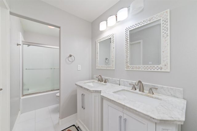 10831 Cayman Mist Drive, Houston, TX 77075