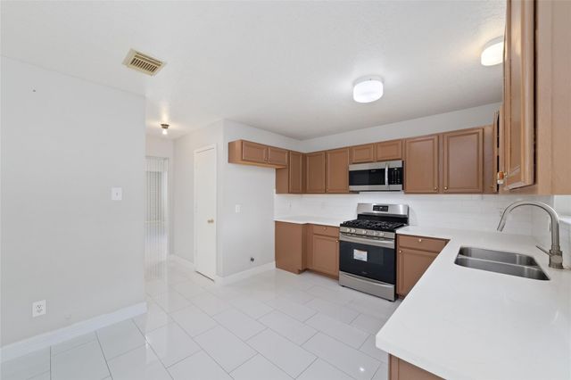 10831 Cayman Mist Drive, Houston, TX 77075