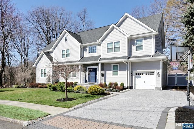 5 Colebrook Drive, Park Ridge, NJ 07656