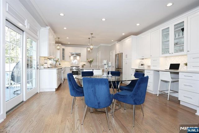 5 Colebrook Drive, Park Ridge, NJ 07656