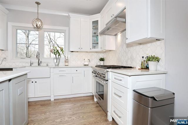 5 Colebrook Drive, Park Ridge, NJ 07656