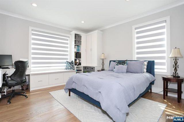 5 Colebrook Drive, Park Ridge, NJ 07656