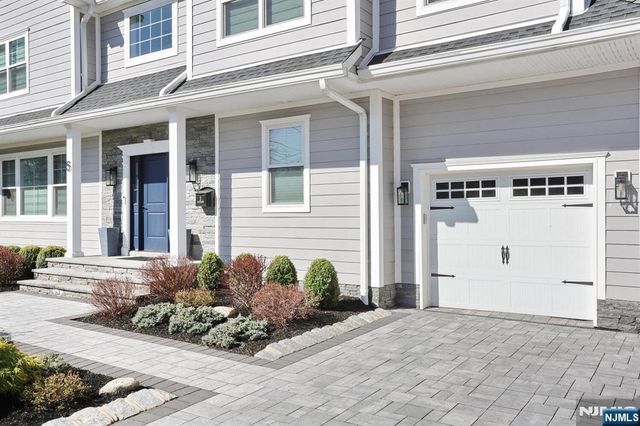 5 Colebrook Drive, Park Ridge, NJ 07656