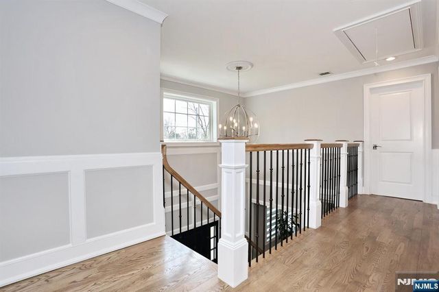 5 Colebrook Drive, Park Ridge, NJ 07656