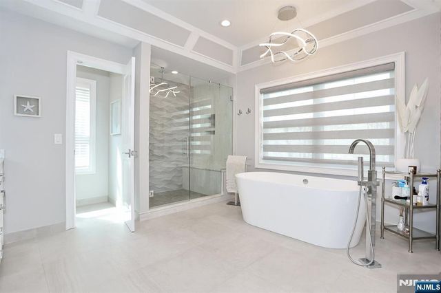 5 Colebrook Drive, Park Ridge, NJ 07656