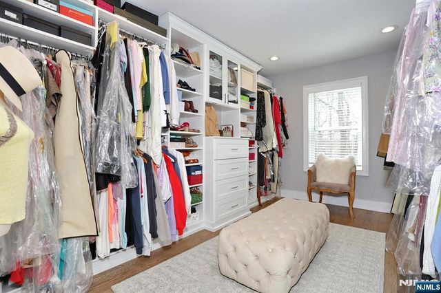 5 Colebrook Drive, Park Ridge, NJ 07656