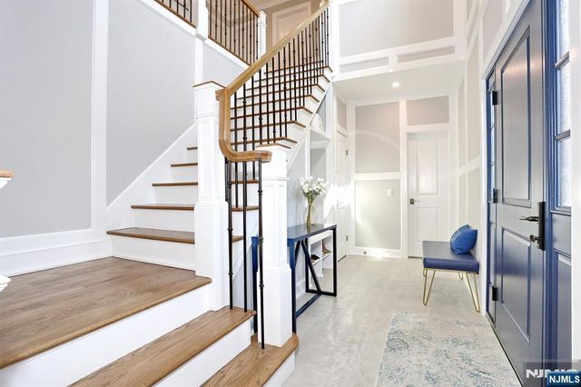 5 Colebrook Drive, Park Ridge, NJ 07656