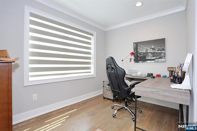 5 Colebrook Drive, Park Ridge, NJ 07656