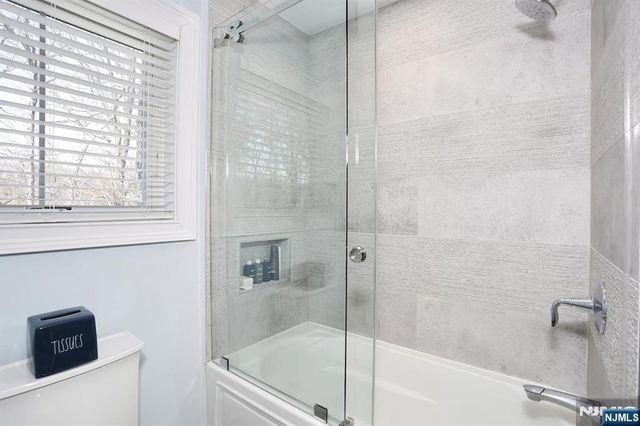 5 Colebrook Drive, Park Ridge, NJ 07656