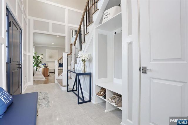 5 Colebrook Drive, Park Ridge, NJ 07656