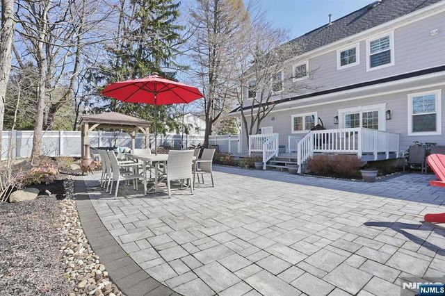 5 Colebrook Drive, Park Ridge, NJ 07656