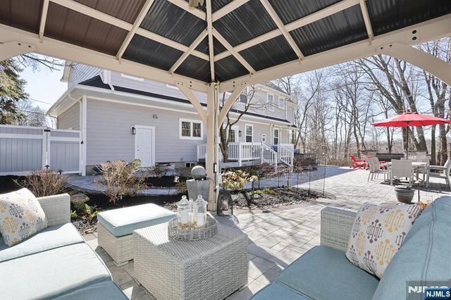 5 Colebrook Drive, Park Ridge, NJ 07656