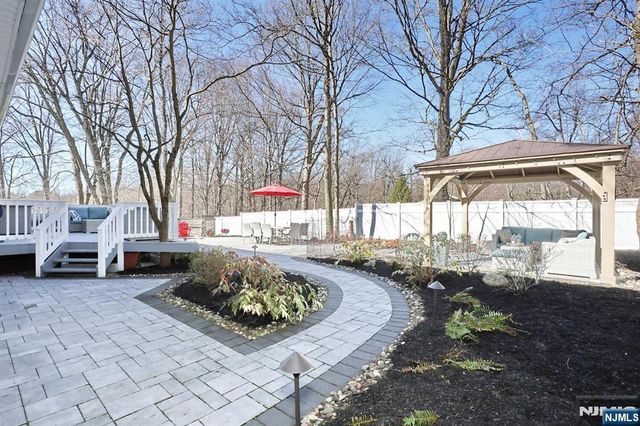 5 Colebrook Drive, Park Ridge, NJ 07656