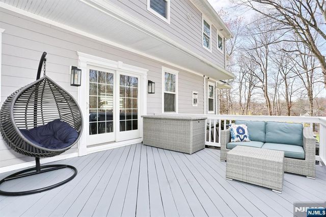 5 Colebrook Drive, Park Ridge, NJ 07656