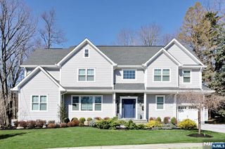 5 Colebrook Drive, Park Ridge, NJ 07656