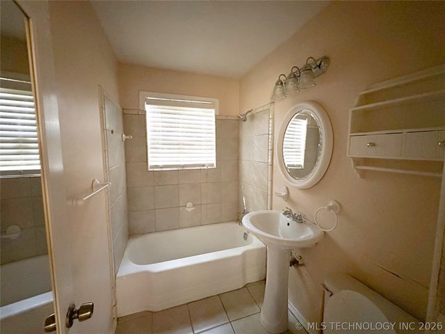 282 E 52nd Place N, Tulsa, OK 74126