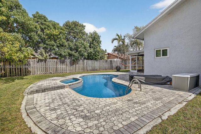 9731 NW 32nd Mnr, Sunrise, FL 33351