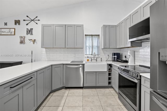 9731 NW 32nd Mnr, Sunrise, FL 33351