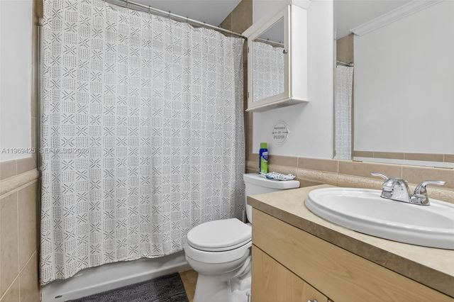 9731 NW 32nd Mnr, Sunrise, FL 33351