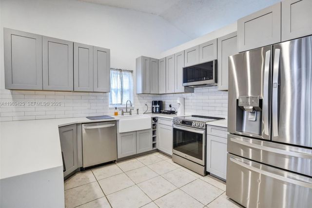 9731 NW 32nd Mnr, Sunrise, FL 33351