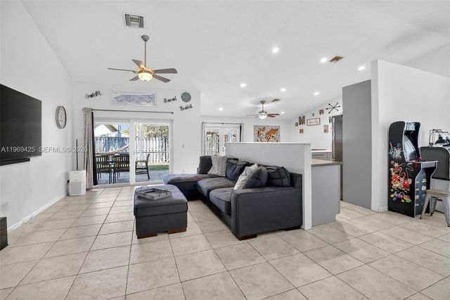 9731 NW 32nd Mnr, Sunrise, FL 33351