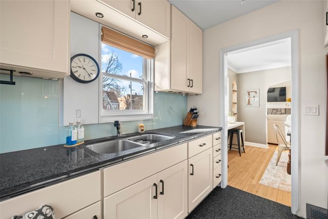 1633 38th Street, Des Moines, IA 50310