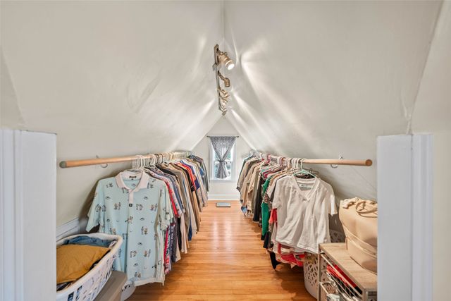 1633 38th Street, Des Moines, IA 50310