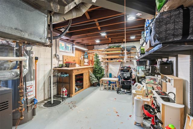 1633 38th Street, Des Moines, IA 50310