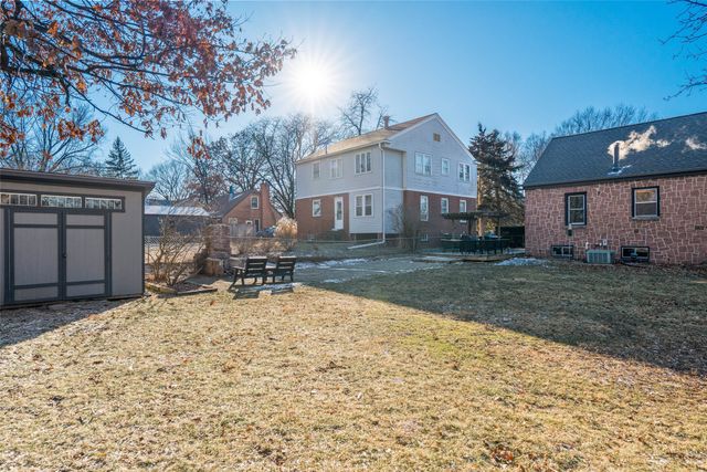 1633 38th Street, Des Moines, IA 50310