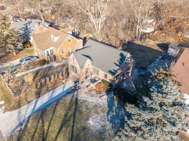 1633 38th Street, Des Moines, IA 50310