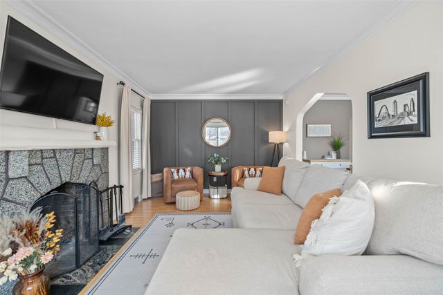 1633 38th Street, Des Moines, IA 50310