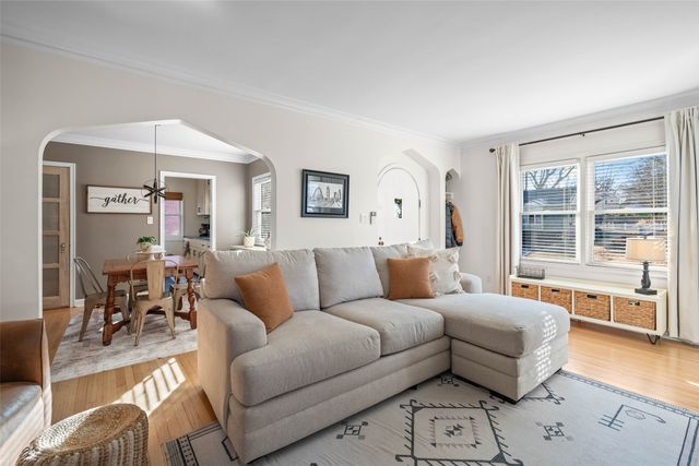 1633 38th Street, Des Moines, IA 50310