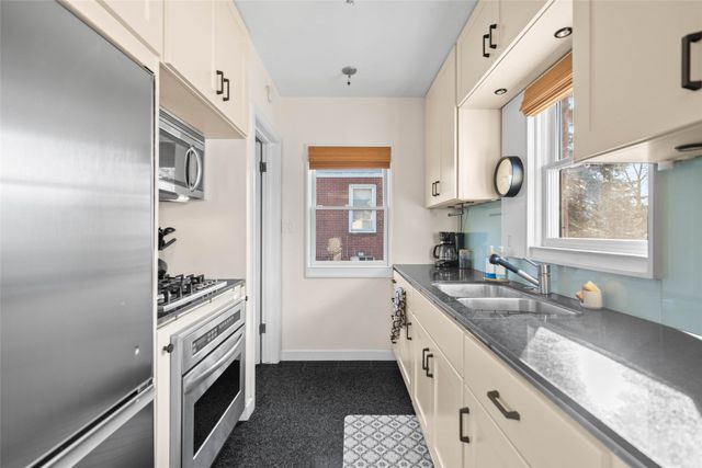 1633 38th Street, Des Moines, IA 50310