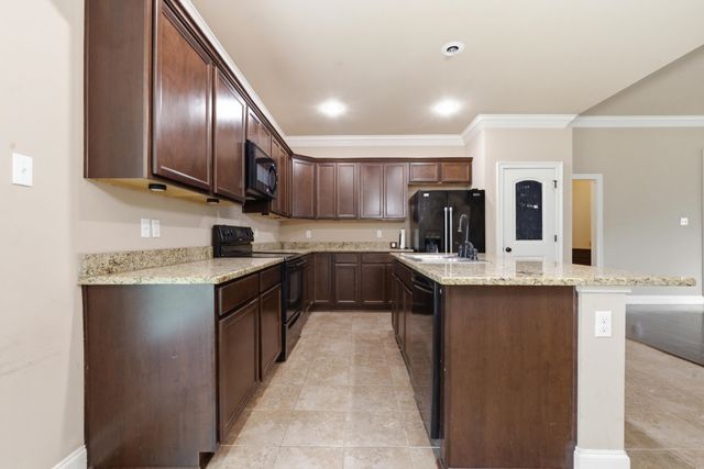 175 Highland Oaks Ave, Gray, LA 70359