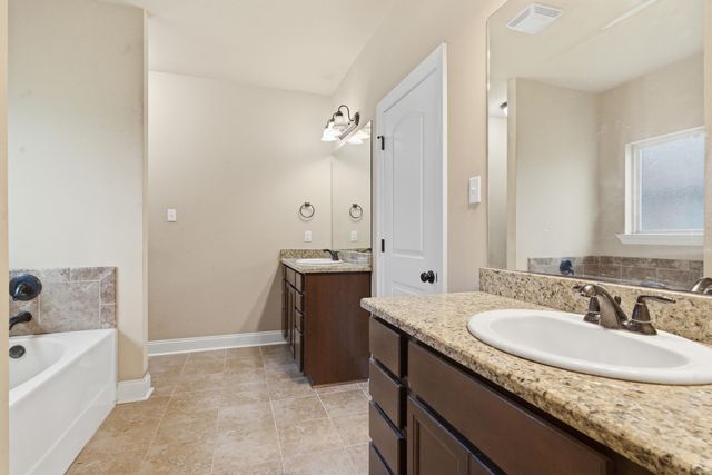 175 Highland Oaks Ave, Gray, LA 70359