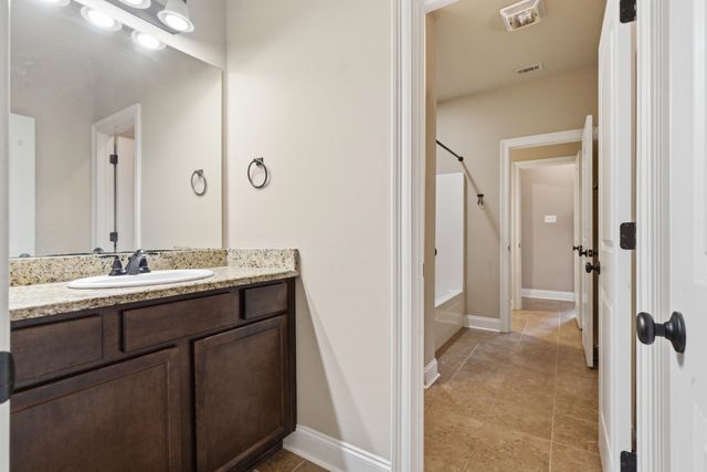 175 Highland Oaks Ave, Gray, LA 70359
