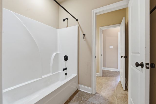 175 Highland Oaks Ave, Gray, LA 70359