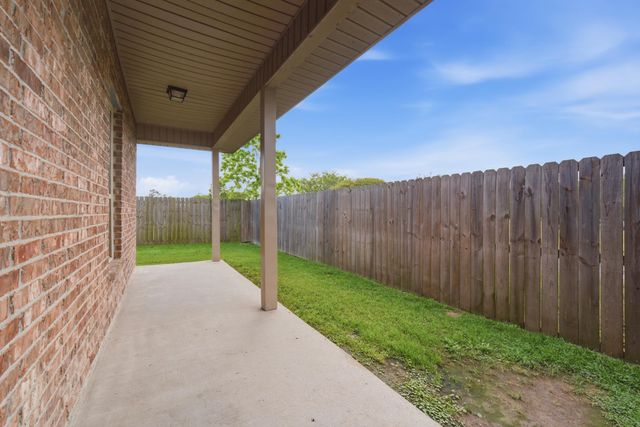 175 Highland Oaks Ave, Gray, LA 70359