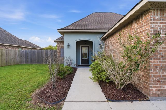 175 Highland Oaks Ave, Gray, LA 70359