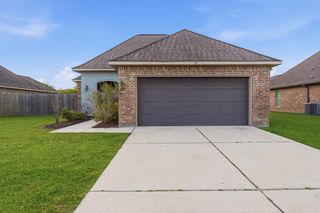 175 Highland Oaks Ave, Gray, LA 70359