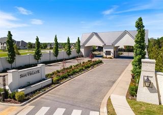 4805 S southgate estates Circle, Rogers, AR 72758