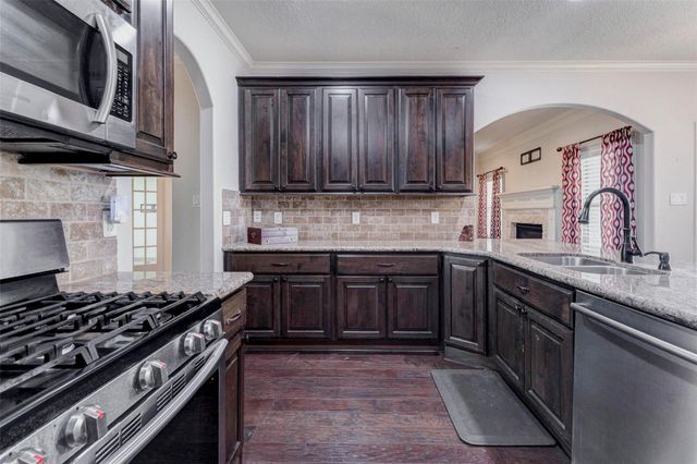 2688 Settlers Way Drive, Sealy, TX 77474